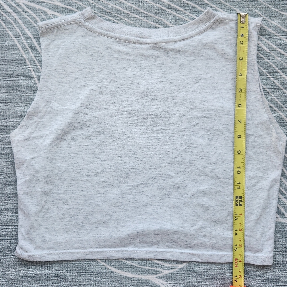 Adidas Crop - Picture 3 of 4